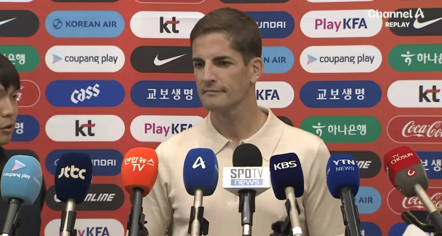 축구국가대표 모레노 감독 인천공항 입국 현장, 도착 B게이트 포토월 앞 직관 후기